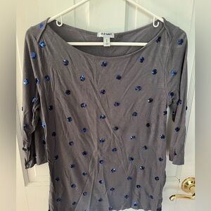 Gray 3/4 length sleeve shirt with blue sequins